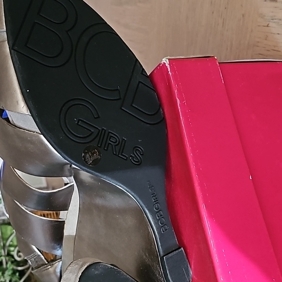 BCBGGirls wedge in 10M Pewter/Moonstone smooth met/suede - Picture 12 of 13